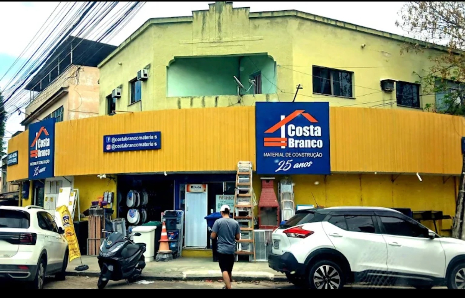 Fachada anterior da Costa Branco