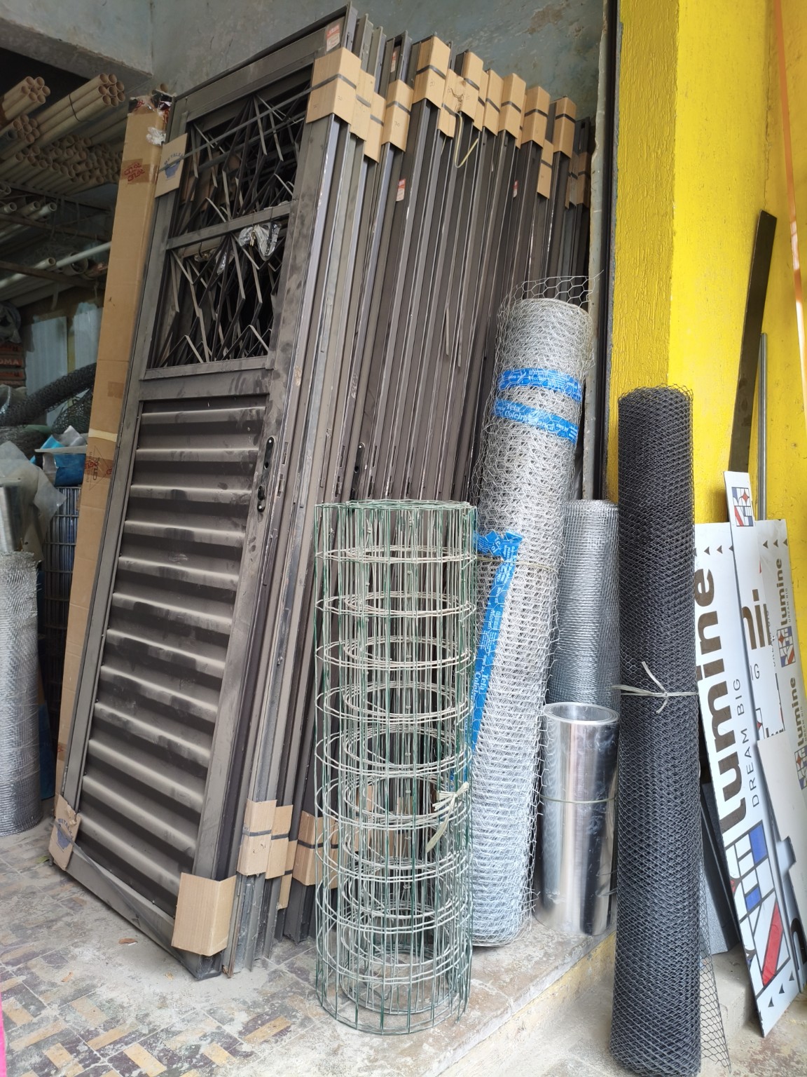 Ferro, portas e telas